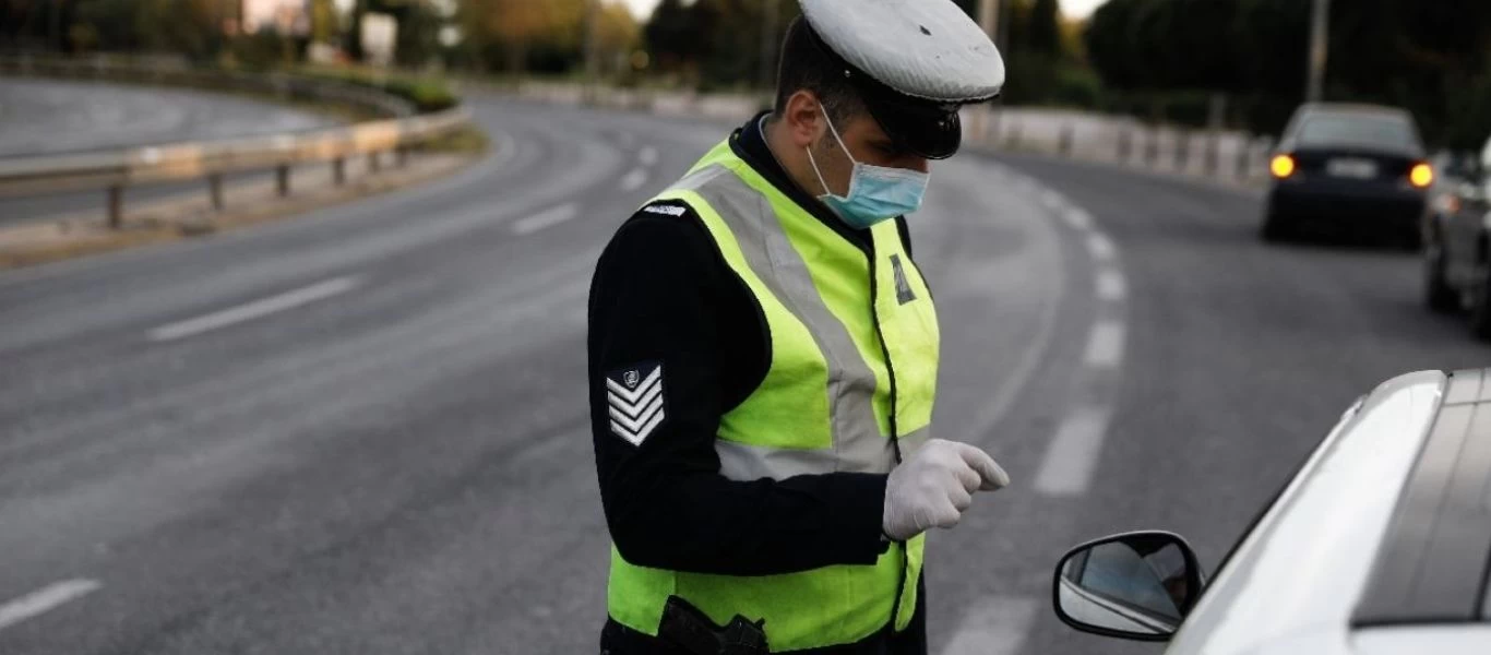 Τροχαίο ατύχημα στην κάθοδο της Εθνική οδού στο ύψος του ΣΕΦ - Πρόβλημα στην κυκλοφορία